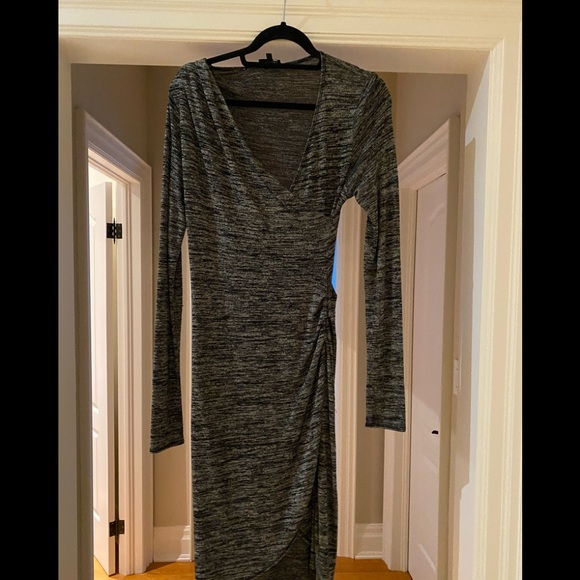 Wife’s free dress from aritzia - Picture 2 of 2